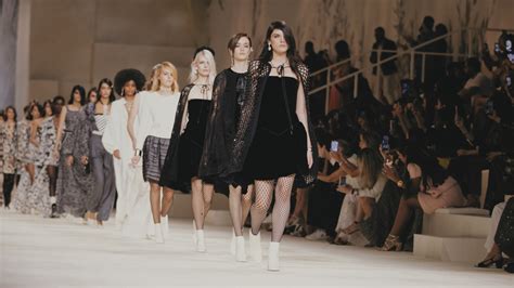 chanel cruise dubai 2022|Inside Chanel Cruise 2022 Show in Dubai [PHOTOS] .